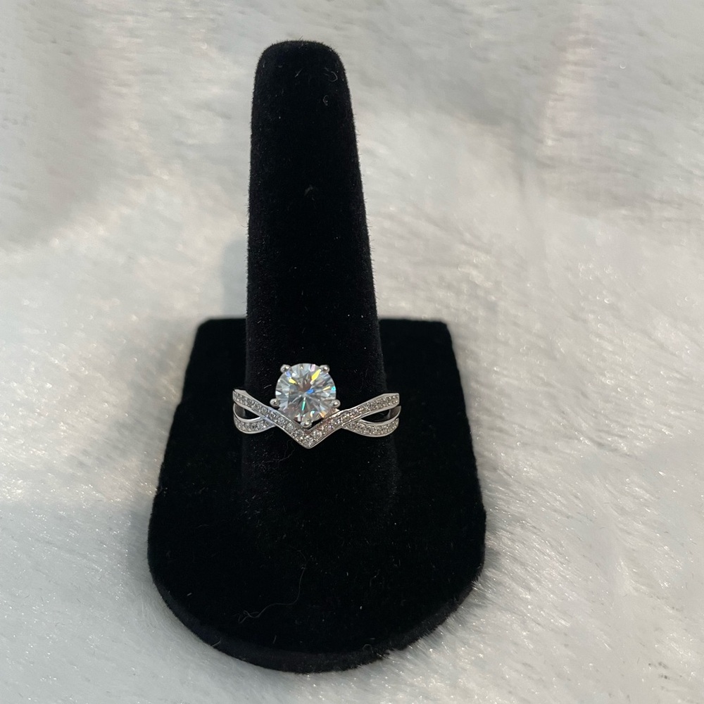 Woman’s 1.0 ct Moissanite size 8 solid silver